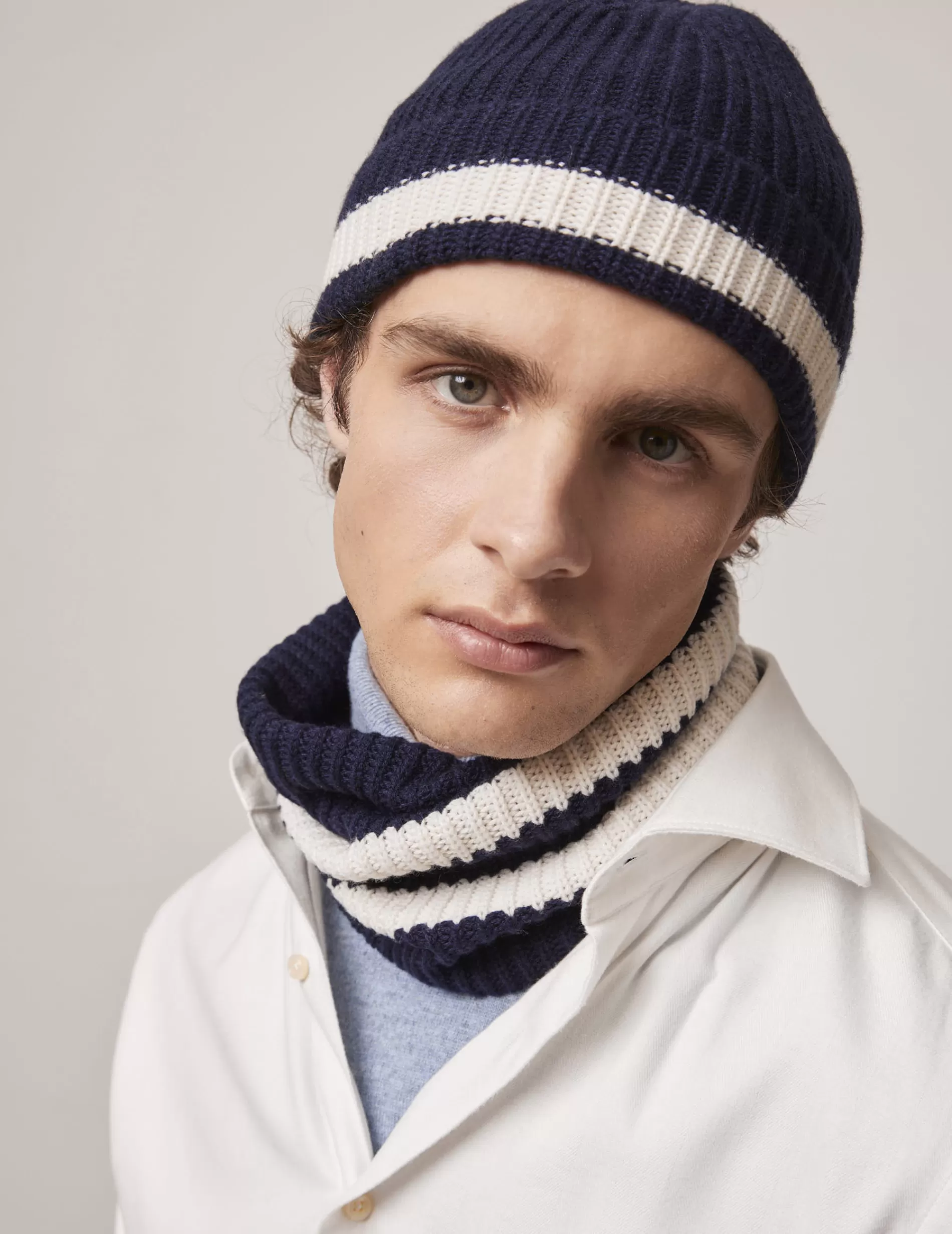 Figaret Paris Scarfs | Cache-cou En Maille Et Cachemire Marine Et écru