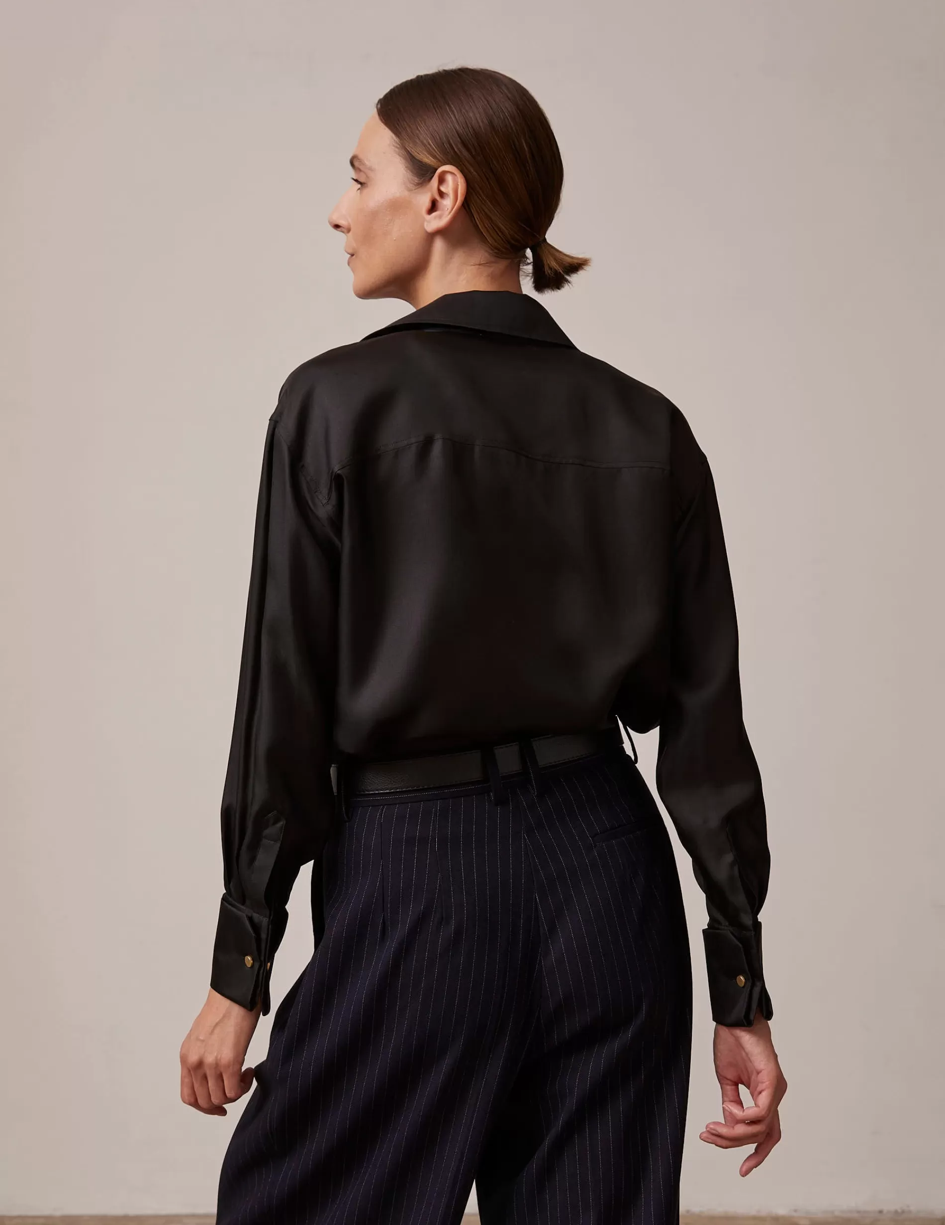 Figaret Paris Colors And Patterns·Plain Shirts | Fabrics·Silk Shirts | Chemise Irisa Gorge Cachée En Soie e Noir